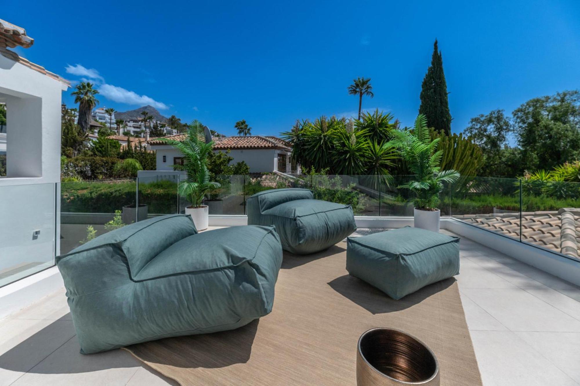 Vacation I Miraluna, Private Gated Community, Walkable To Golf Courses, Private Pool, Refurbished In 2024 * Marbella