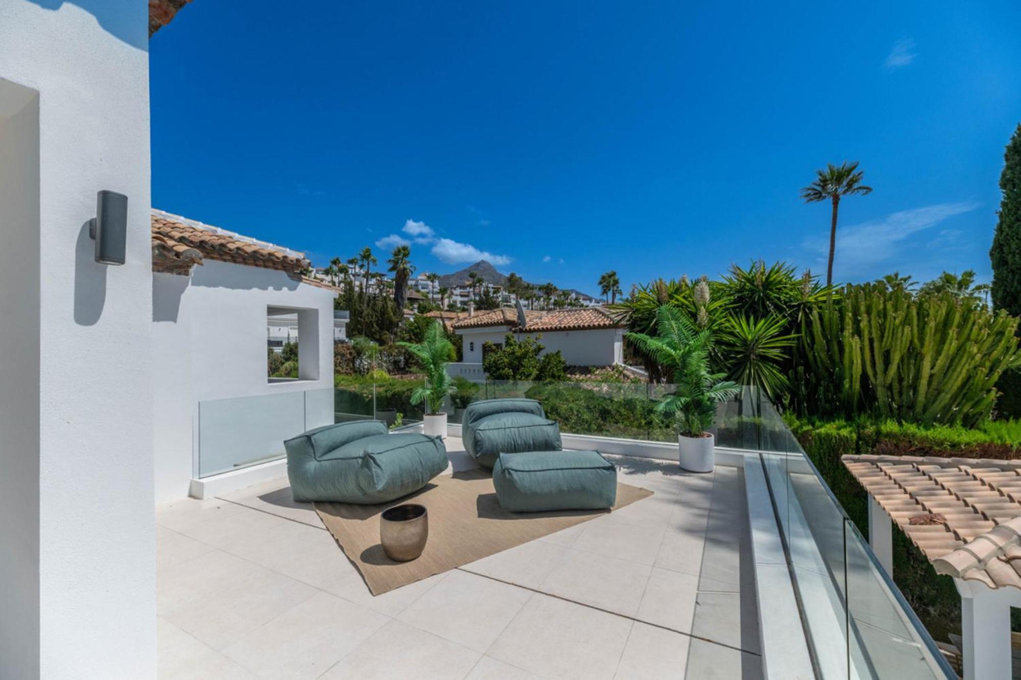 Villa Vacation I Miraluna, Private Gated Community, Walkable To Golf Courses, Private Pool, Refurbished In 2024 *