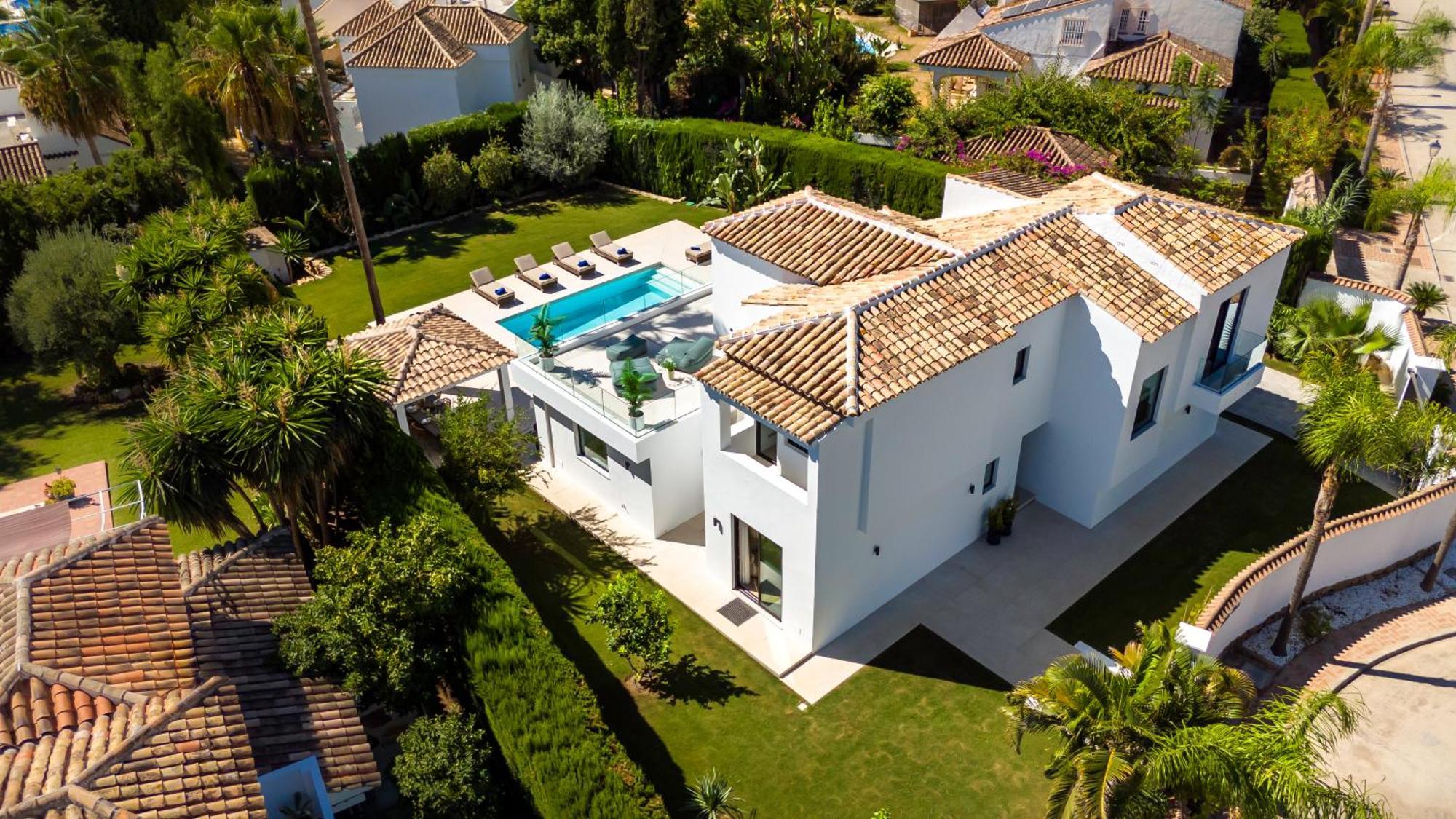 Villa Vacation I Miraluna, Private Gated Community, Walkable To Golf Courses, Private Pool, Refurbished In 2024